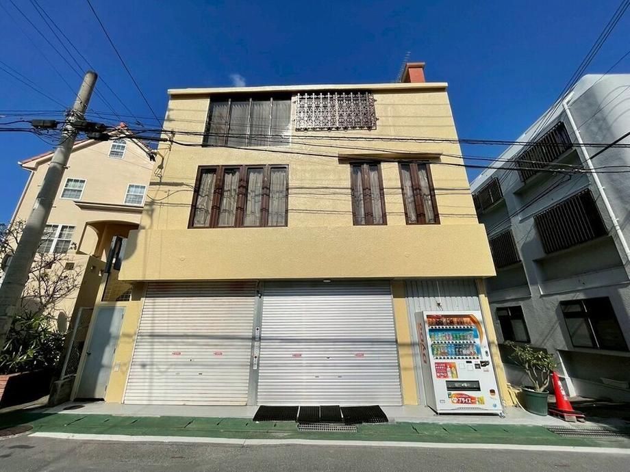 5LDK House for Sale in Naha City, Okinawa - 221m2 - Thumbnail 2