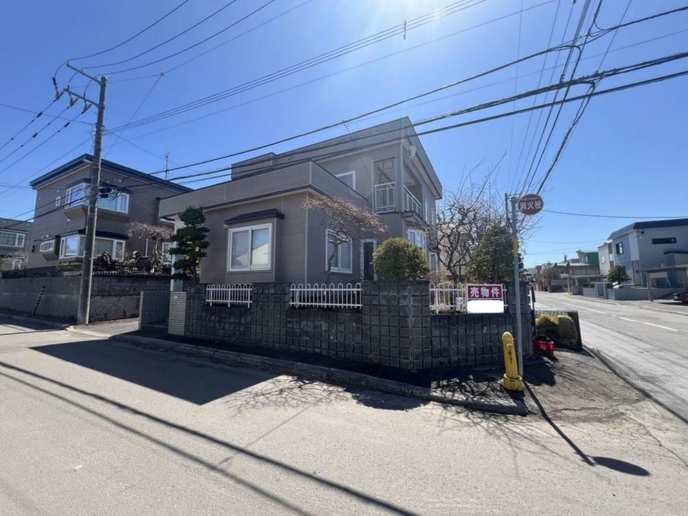 4LDK Detached House for Sale in Sapporo Minami Ward - Thumbnail 2