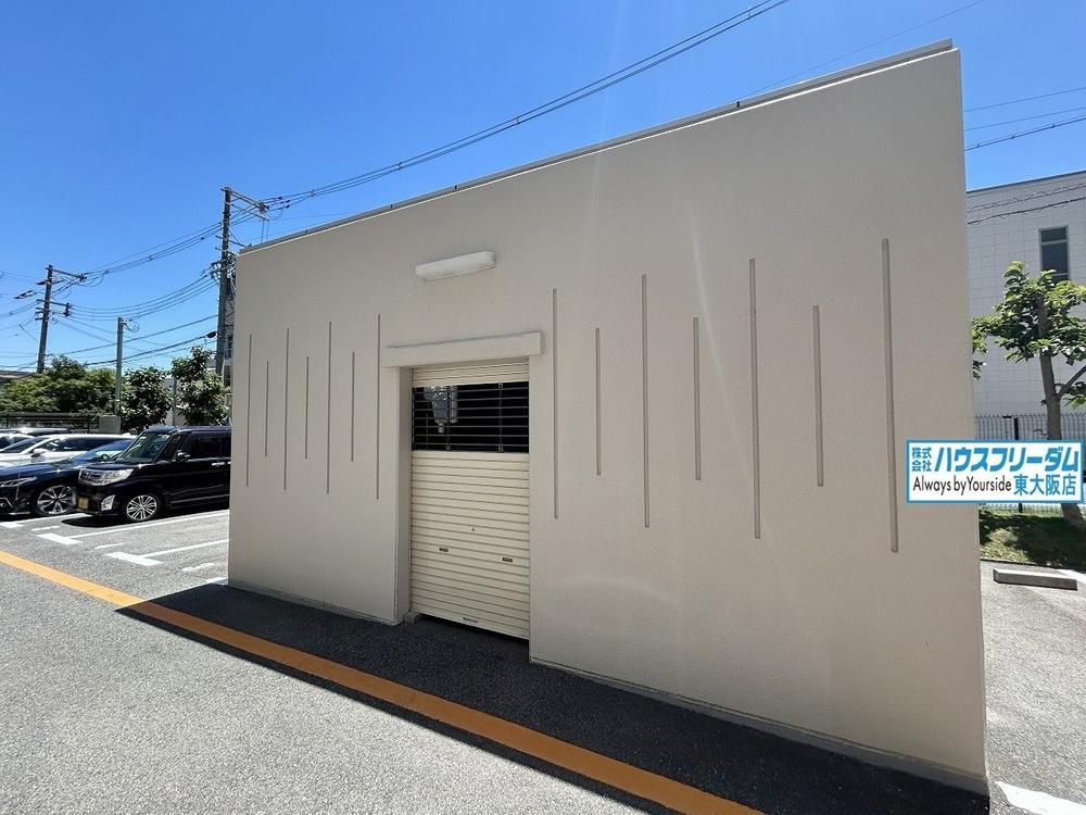 2LDK Apartment for Sale in Higashiosaka, Near Takaita Station - Thumbnail 3