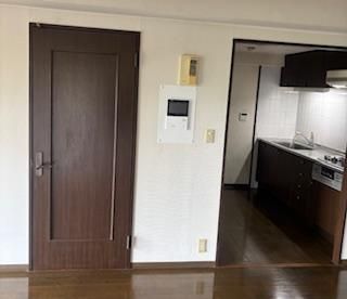 3LDK Apartment for Sale in Atsugi, Kanagawa - 89.94m2 - Image 1