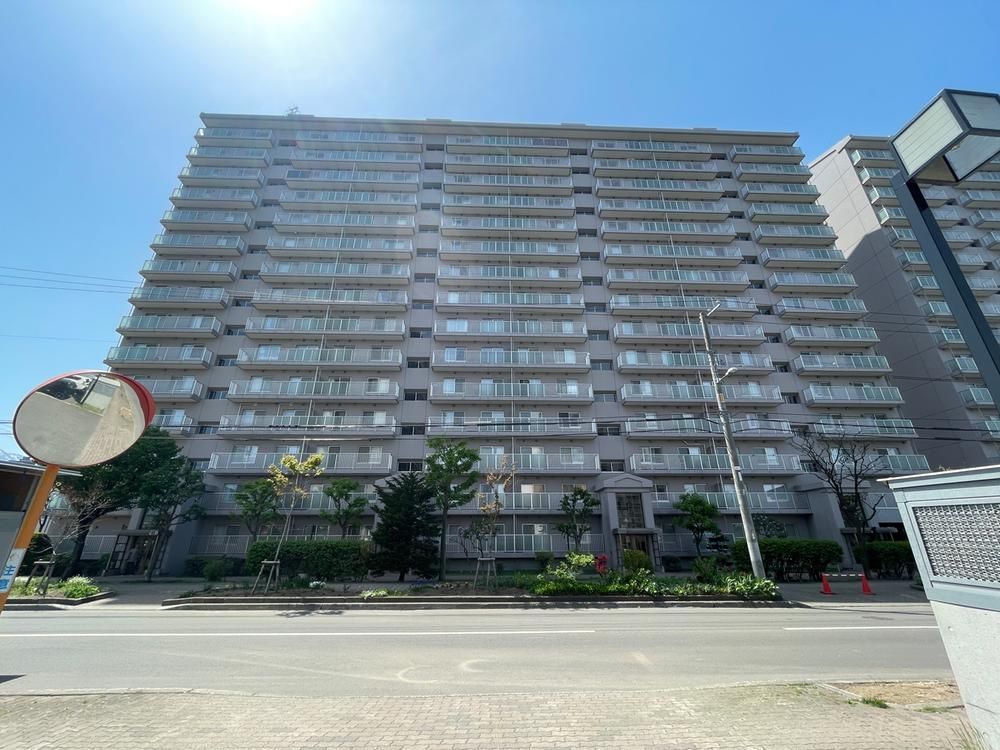 4LDK Apartment for Sale in Teine-ku, Sapporo Near Hoshiori Station - Thumbnail 3