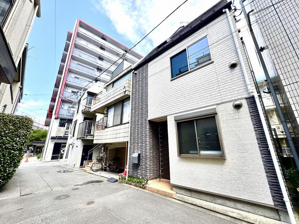 5LDK Detached House for Sale in Toshima, Tokyo Near Shiinamachi Station - Thumbnail 2