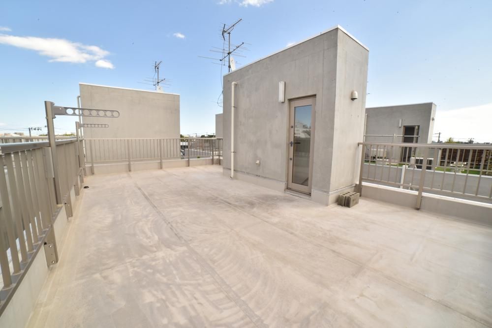 Renovated 4LDK RC House with Roof Balcony in Sendai - Thumbnail 2