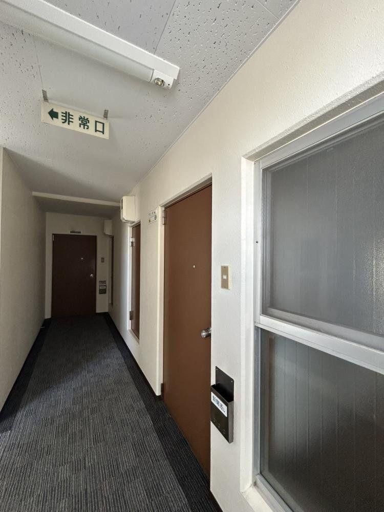 Renovated 3DK Apartment for Sale Near Kotoni Station, Sapporo - Thumbnail 3