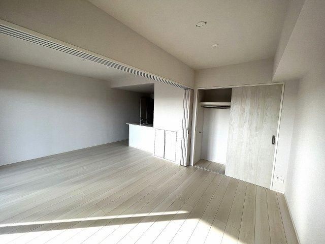2LDK Ocean View Apartment for Sale in Chatan, Okinawa - Thumbnail 3