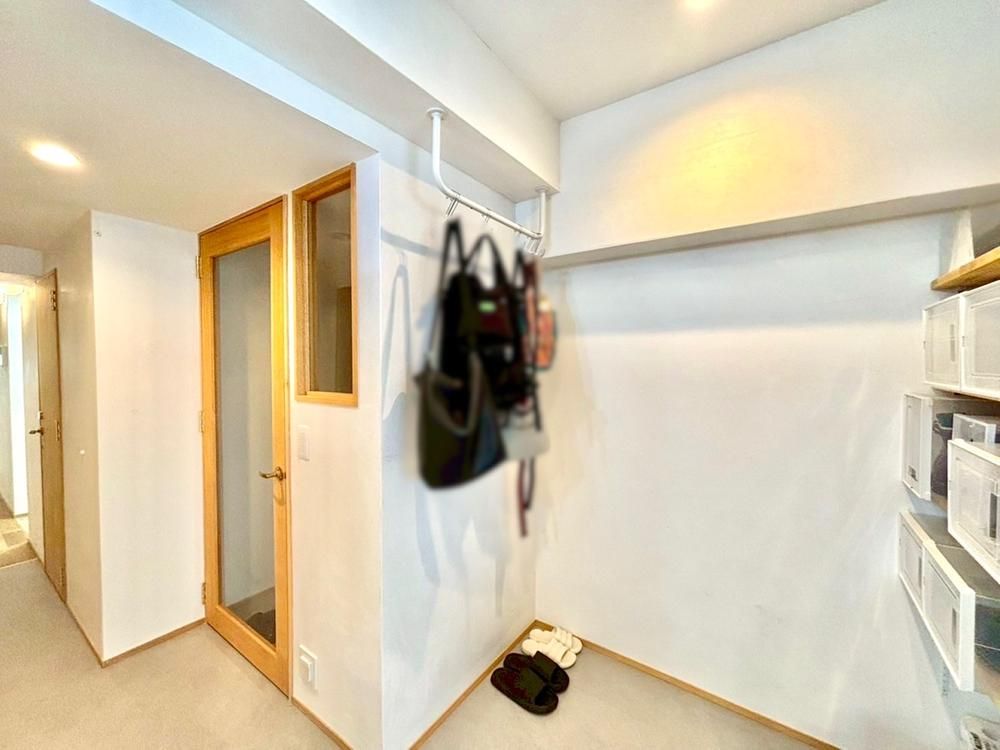 Fully Renovated 1LDK Apartment in Naha, Okinawa - Thumbnail 4