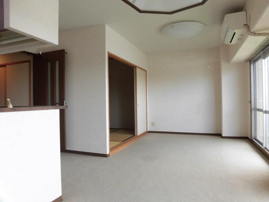 3LDK Apartment for Sale in Kochi City – 73.95m², South-Facing - Thumbnail 3