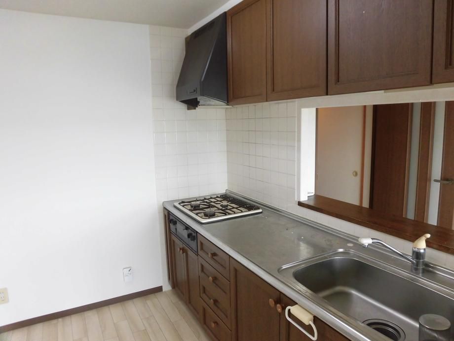 3LDK Apartment for Sale in Kochi City – 73.95m², South-Facing - Thumbnail 4