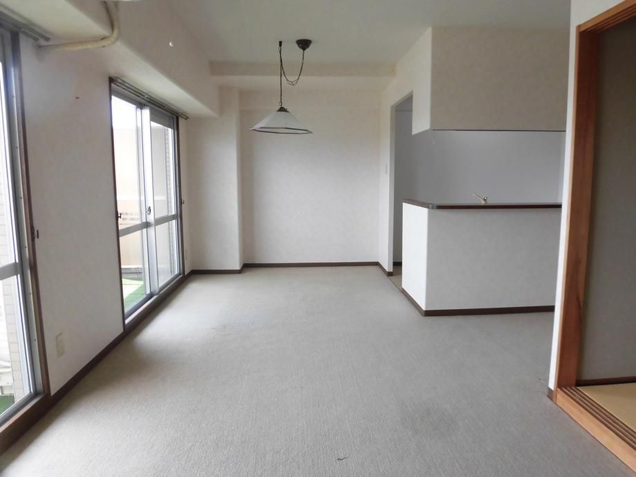 3LDK Apartment for Sale in Kochi City – 73.95m², South-Facing - Thumbnail 2