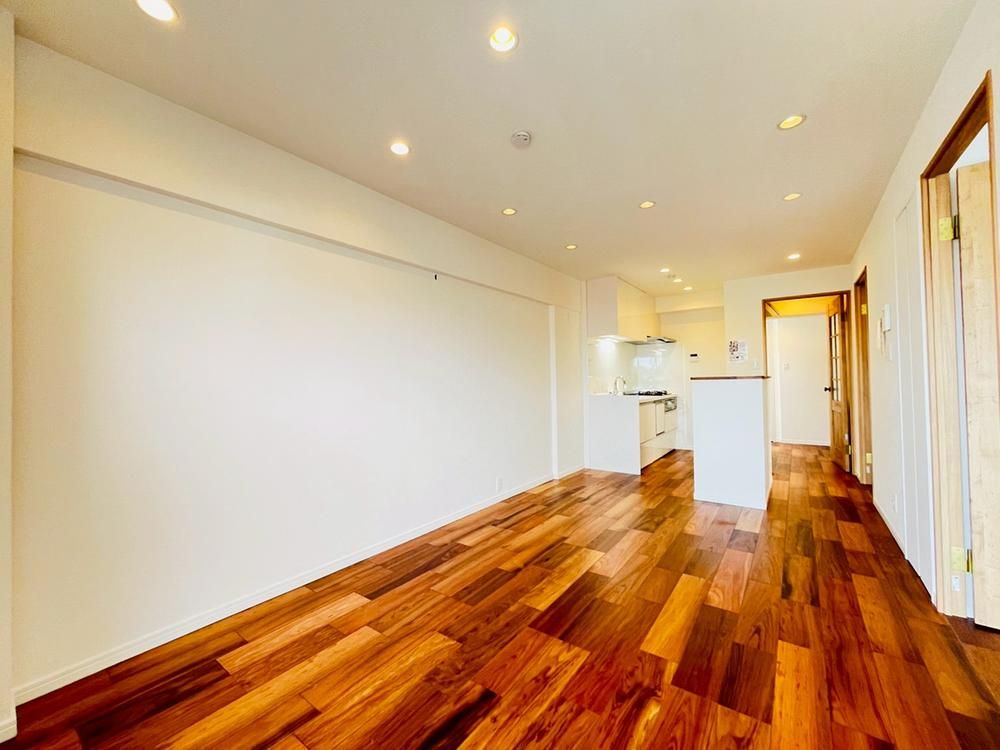 Renovated 2LDK Apartment in Chigasaki, Kanagawa - Thumbnail 3