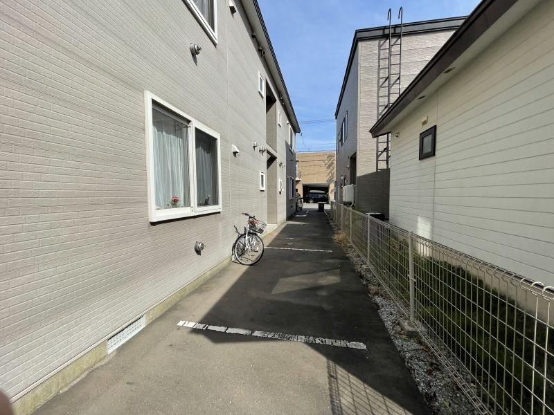 2LDK House for Sale in Hakodate, Hokkaido - 264.98 sqm - Thumbnail 2