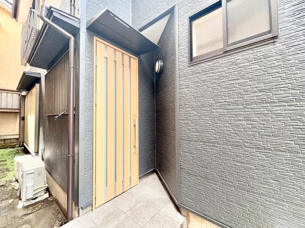 Renovated 2LDK House for Sale in Nerima, Tokyo - Thumbnail 3