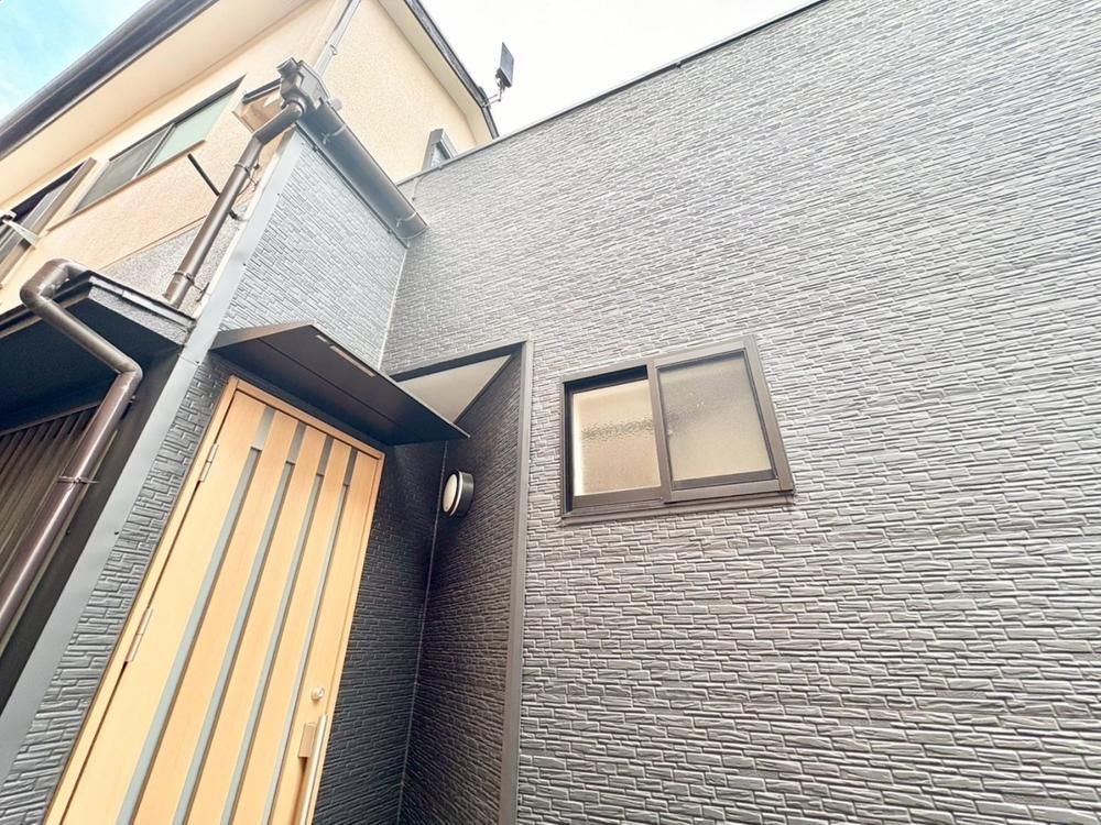 Renovated 2LDK House for Sale in Nerima, Tokyo - Thumbnail 2
