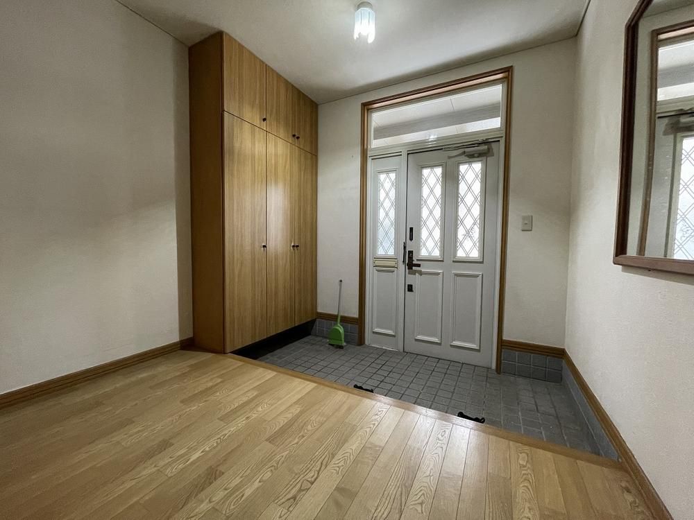 Spacious 6LDK House for Sale in Sapporo's Nishi Ward - Thumbnail 3