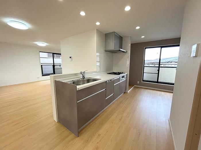 5LDK House in Funabashi with Renovated Interior - Thumbnail 4