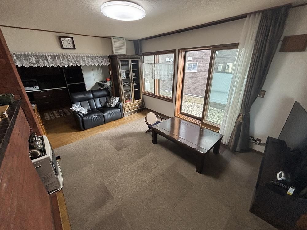 4LDK+S Detached House in Kuriyama, Hokkaido - 10.8 Million Yen - Thumbnail 2
