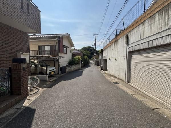 3LDK House for Sale in Matsudo, Chiba - Sunny Hilltop Location - Thumbnail 2