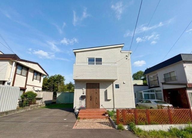 4LDK Detached House with Solar Panels in Minami Ward, Sapporo - Thumbnail 3