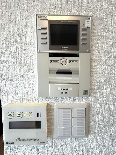 Renovated 3LDK Apartment in Miyanomori, Sapporo - 90.35m2 - Thumbnail 2
