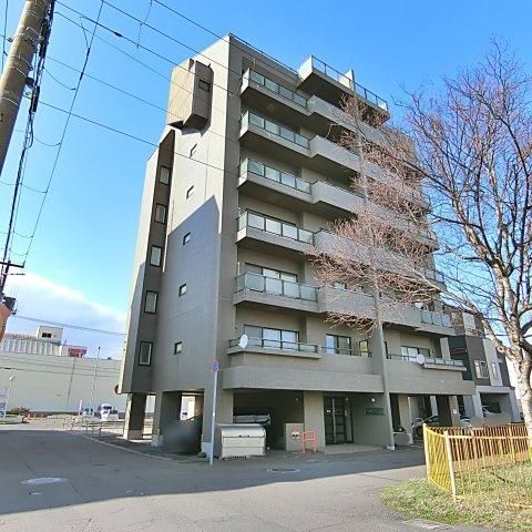 4LDK Apartment for Sale in Muroran, Hokkaido - 99.73m2 - Thumbnail 2