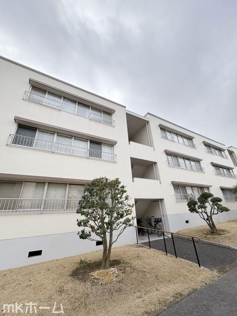 3LDK Apartment for Sale in Funabashi Near Magomezawa Station - Thumbnail 2