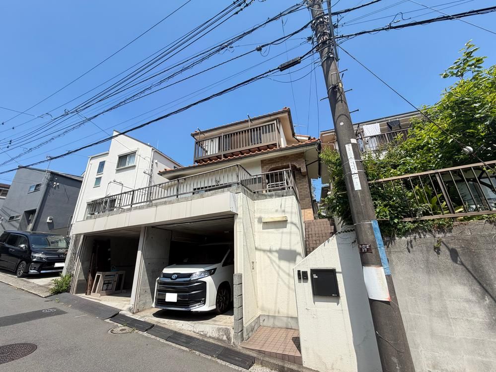 Renovated 4LDK House with Garage in Yokohama Minami Ward - Thumbnail 3