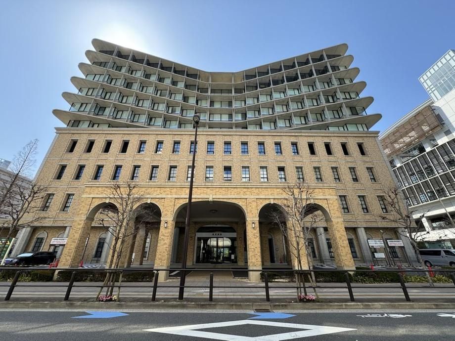 1LDK Apartment for Sale in Minato-ku, Tokyo near Mita Station - Thumbnail 2