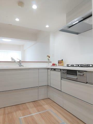 3LDK Apartment for Sale in Nishi Ward, Yokohama - Thumbnail 3
