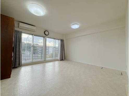 3LDK Apartment for Sale in Totsuka-ku, Yokohama - 77.1 sqm - Thumbnail 4