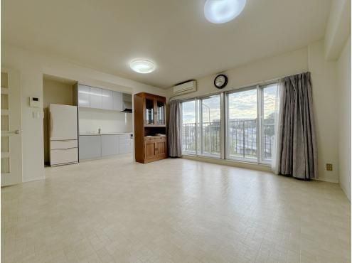 3LDK Apartment for Sale in Totsuka-ku, Yokohama - 77.1 sqm - Thumbnail 3