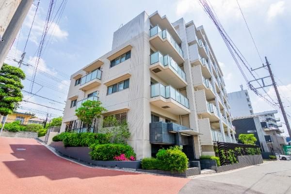 3LDK Apartment in Funabashi, Chiba - 74.11 sqm Top Floor Unit - Thumbnail 2