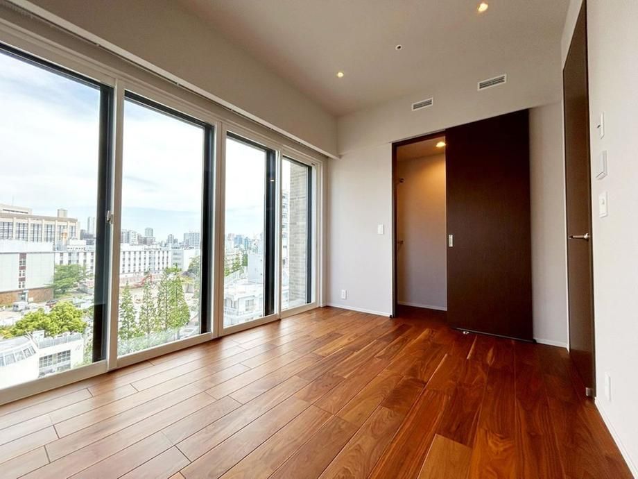 Brands Shirokane-dai 5-chome 3LDK Top Floor Apartment Minato-ku - Thumbnail 4