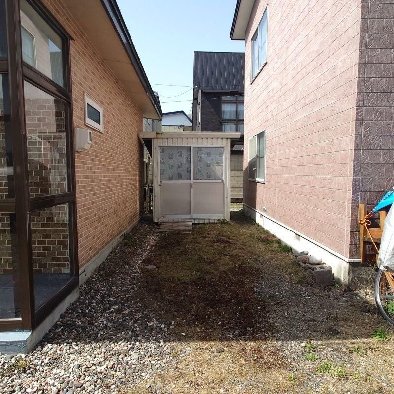 2LDK Renovated Single-Story House in Tomakomai City - Thumbnail 3