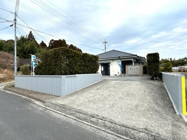5DK Single-Story House for Sale in Shibushi, Kagoshima - Thumbnail 2