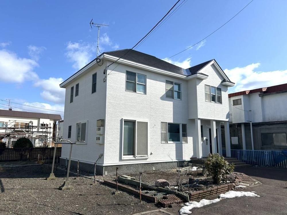 Renovated 4LDK House Near Date-Mombetsu Station, Hokkaido - Thumbnail 2