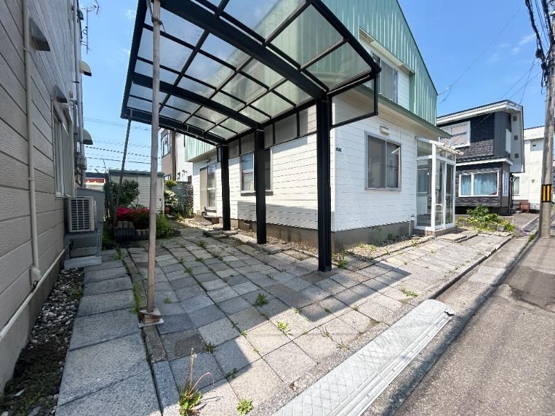 4LDK Detached House in Hakodate, Hokkaido - 7,800,000 Yen - Thumbnail 4
