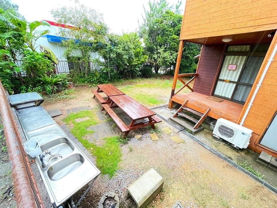 4DK Wooden House for Sale in Onna Village, Okinawa with 401 sqm Land - Thumbnail 2