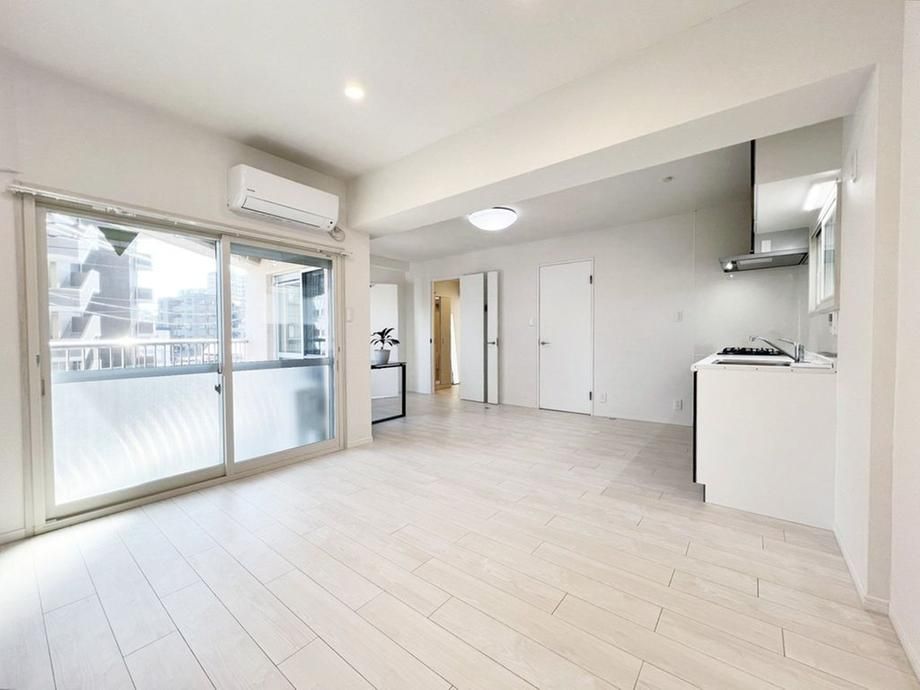 2LDK Apartment for Sale in Kawasaki, Kanagawa - 57.83m2 - Thumbnail 3