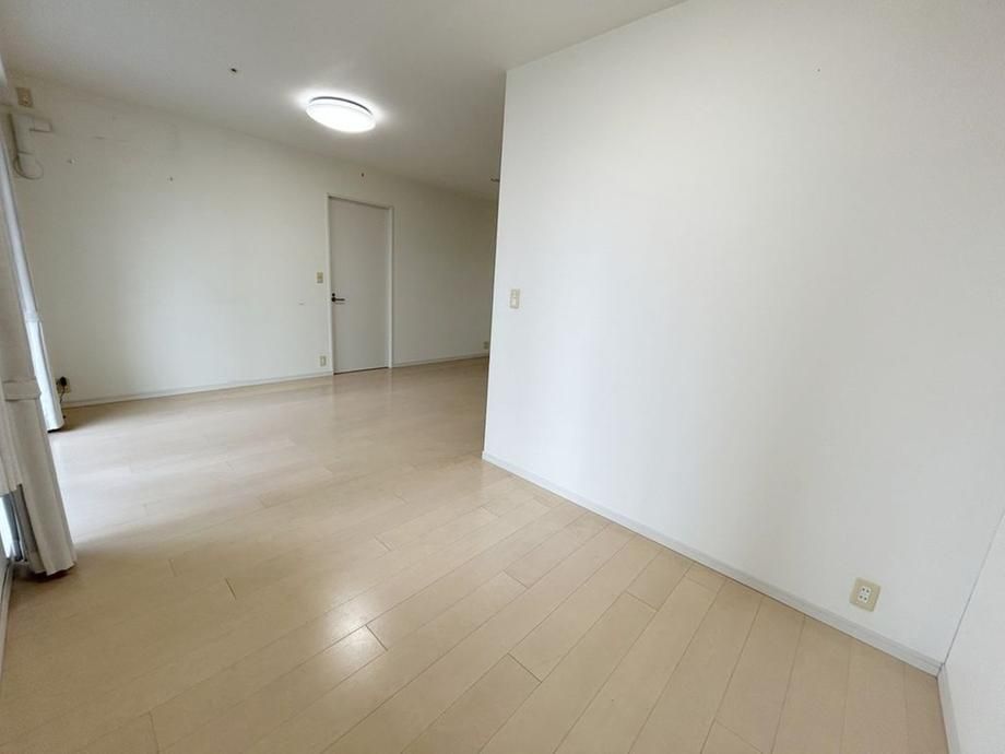2LDK Apartment for Sale in Musashi-Kosugi, Kawasaki - Thumbnail 4