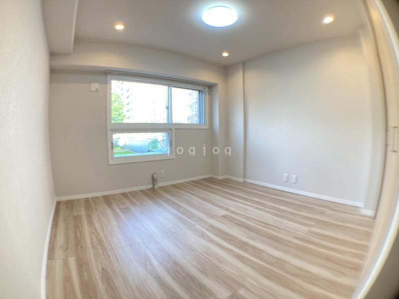 Renovated 3LDK Apartment in Sapporo Chuo Ward, 80.99m² - Thumbnail 4