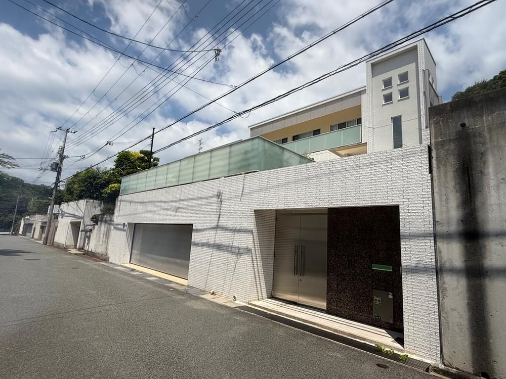 5LDK RC House for Sale in Higashinada-ku, Kobe - Thumbnail 2