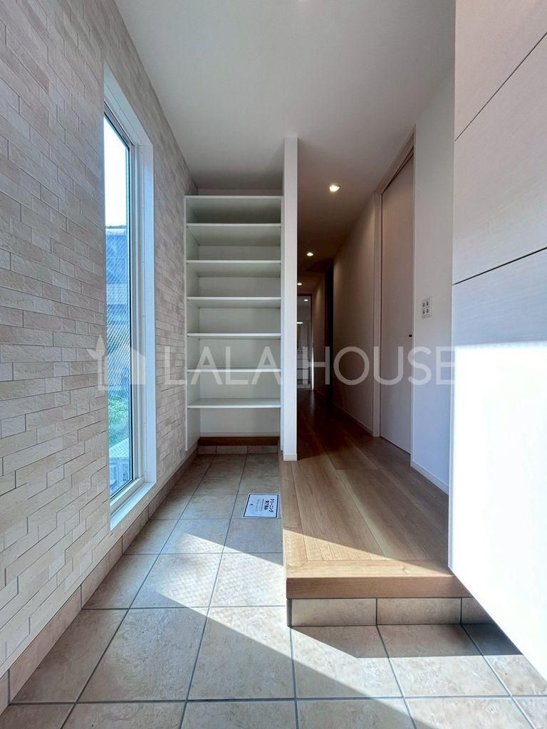 Renovated 2LDK+S House Near Shichiri Station in Saitama City - Thumbnail 4