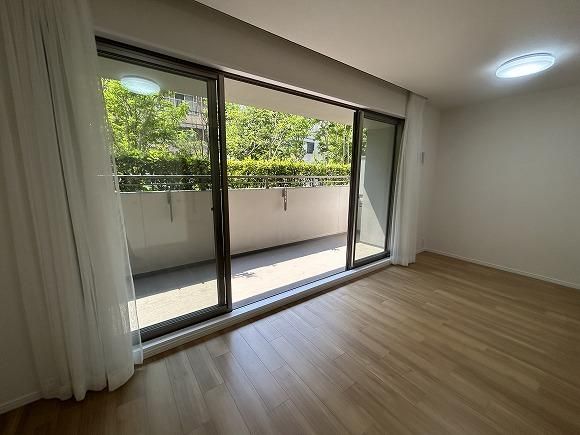 Renovated 3LDK Apartment in Kita Ward, Osaka - 71.83 sqm - Thumbnail 4