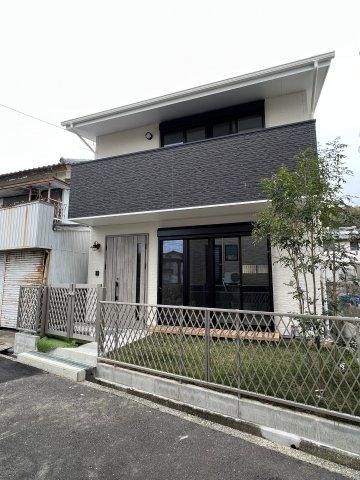 2LDK Modern House for Sale in Kochi City, Kochi Prefecture - Thumbnail 2