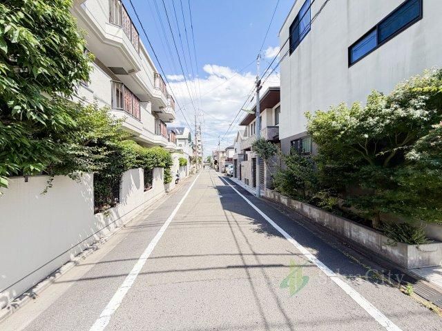 4LDK Apartment for Sale in Setagaya, Tokyo - 151.8 m2 - Thumbnail 4