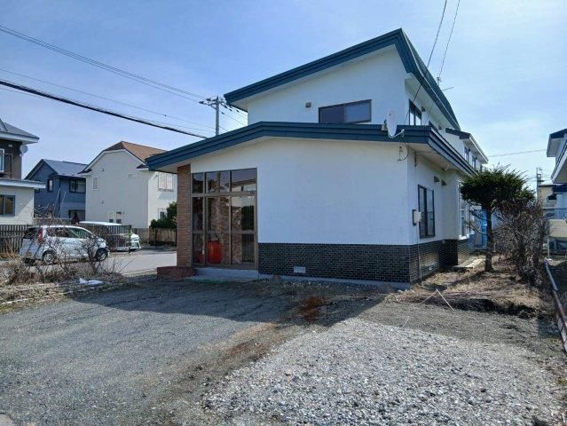 5LDK Detached House on Corner Lot in Kushiro, Hokkaido - Thumbnail 2