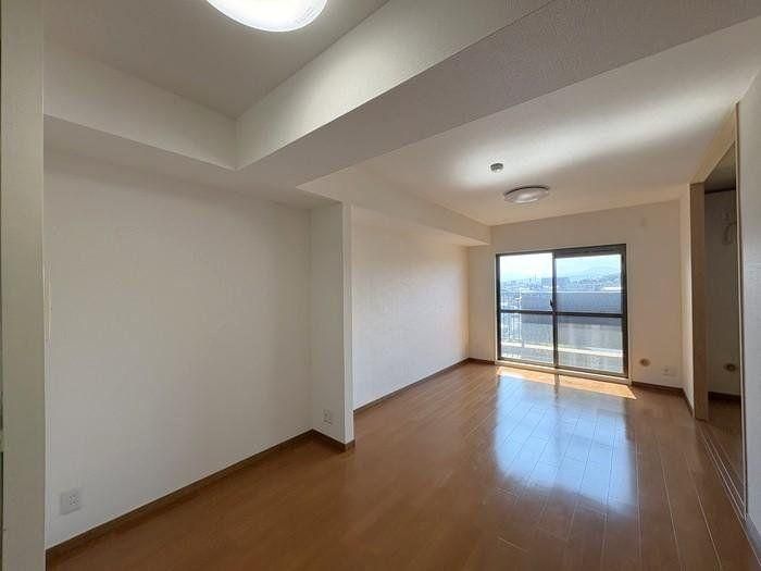 Renovated 1LDK Apartment for Sale in Matsuyama, Ehime - Thumbnail 4
