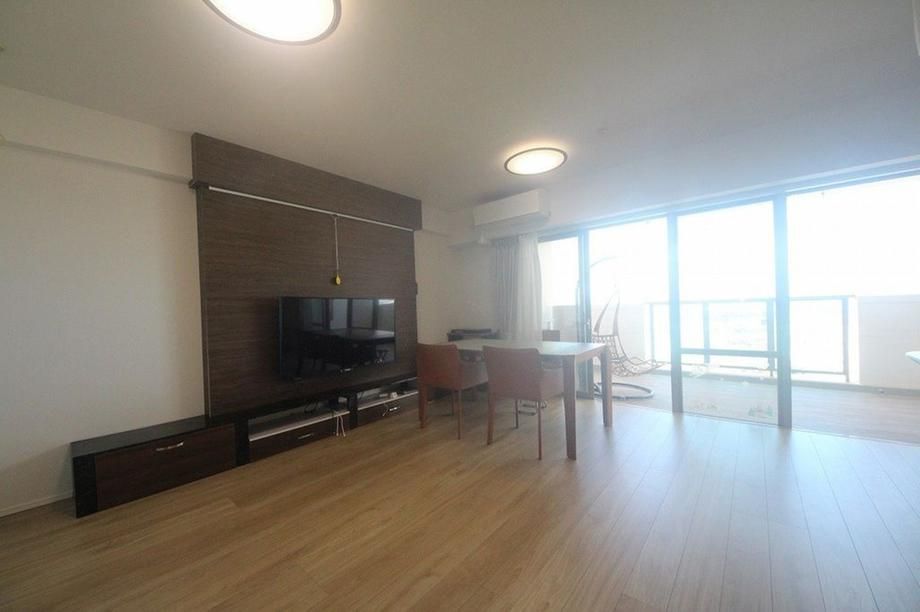 2LDK Ocean View Apartment in Toyosaki, Tomigusuku City - Thumbnail 2