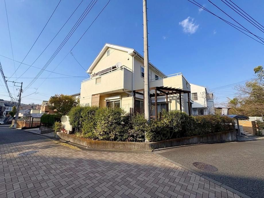 Detached House in Hachioji, Tokyo | 3LDK+S with Garden & Parking - Thumbnail 4