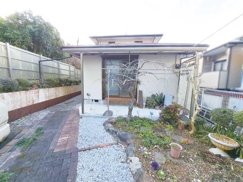 3LDK Detached House with Large Garden in Kochi City - Thumbnail 2